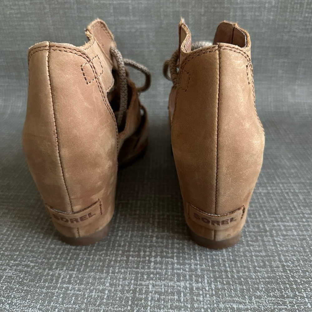Sorel Joanie II Lace Wedge Sandal Size 7.5 Camel Taupe Leather Open Toe Lace-Up - Picture 6 of 14